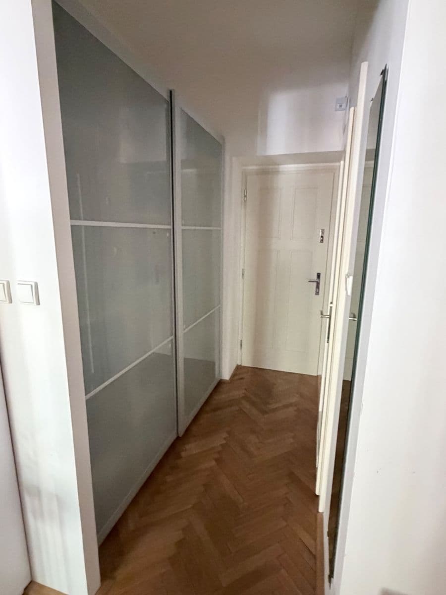 Prenájom bytu Garsoniéra 26 m², Starostrašnická, Praha, Praha Prenájom bytu Garsoniéra 26 m², Starostrašnická, Praha, Praha