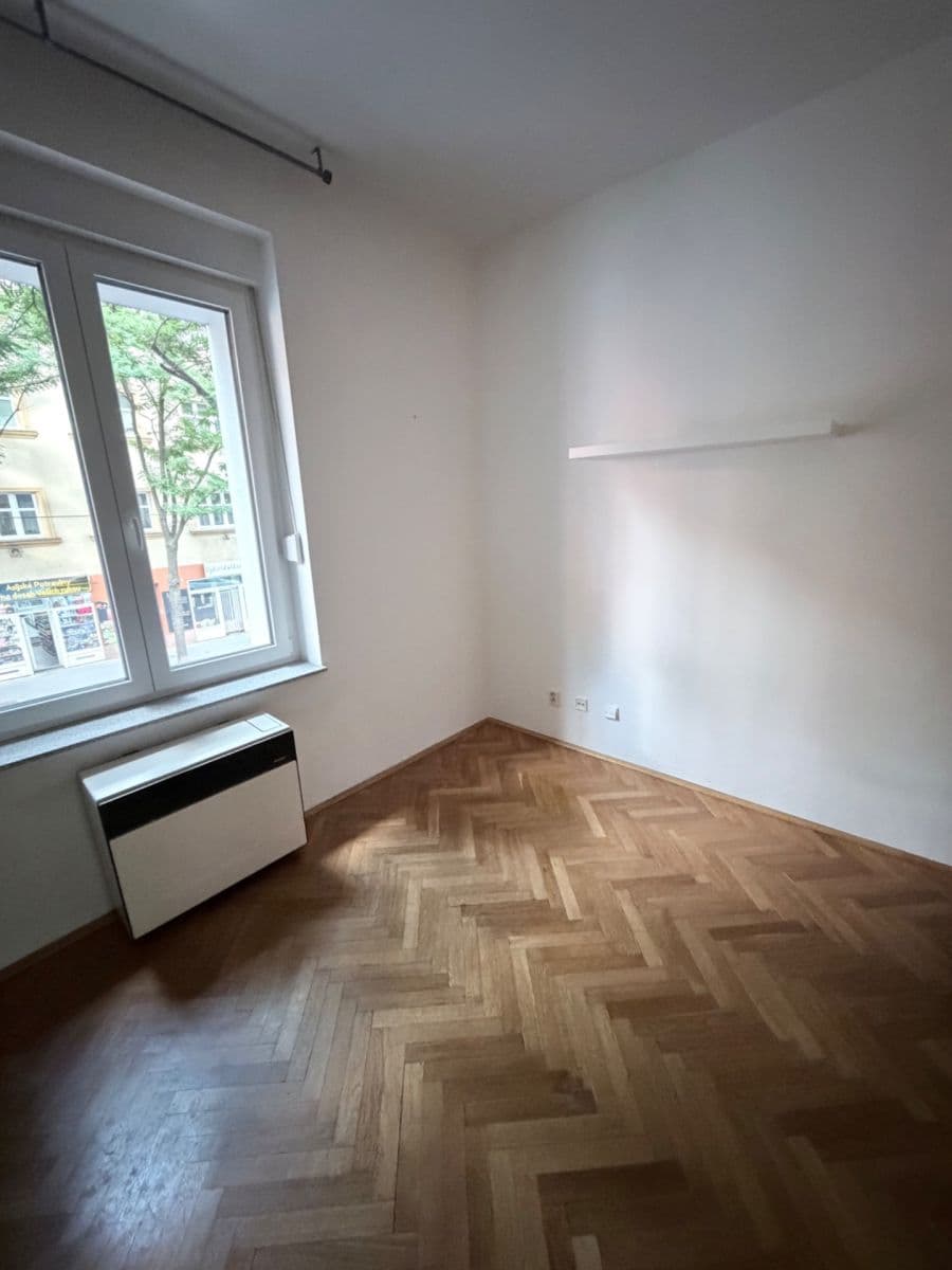 Prenájom bytu Garsoniéra 26 m², Starostrašnická, Praha, Praha Prenájom bytu Garsoniéra 26 m², Starostrašnická, Praha, Praha