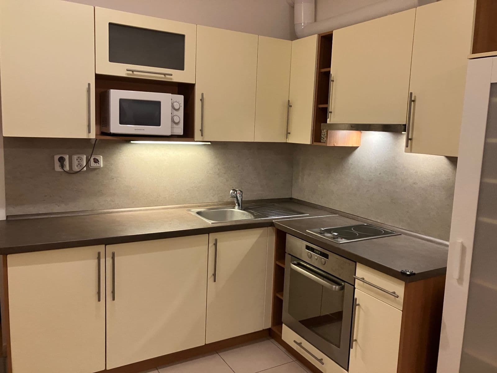 Prenájom bytu 1-izbový 27 m², Purkyňova, Brno, Jihomoravský kraj Prenájom bytu 1-izbový 27 m², Purkyňova, Brno, Jihomoravský kraj