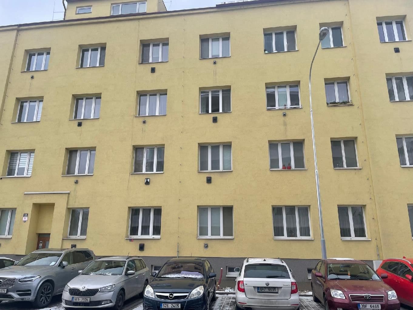 Prenájom bytu 1-izbový 35 m², Komárovská, Brno, Jihomoravský kraj Prenájom bytu 1-izbový 35 m², Komárovská, Brno, Jihomoravský kraj