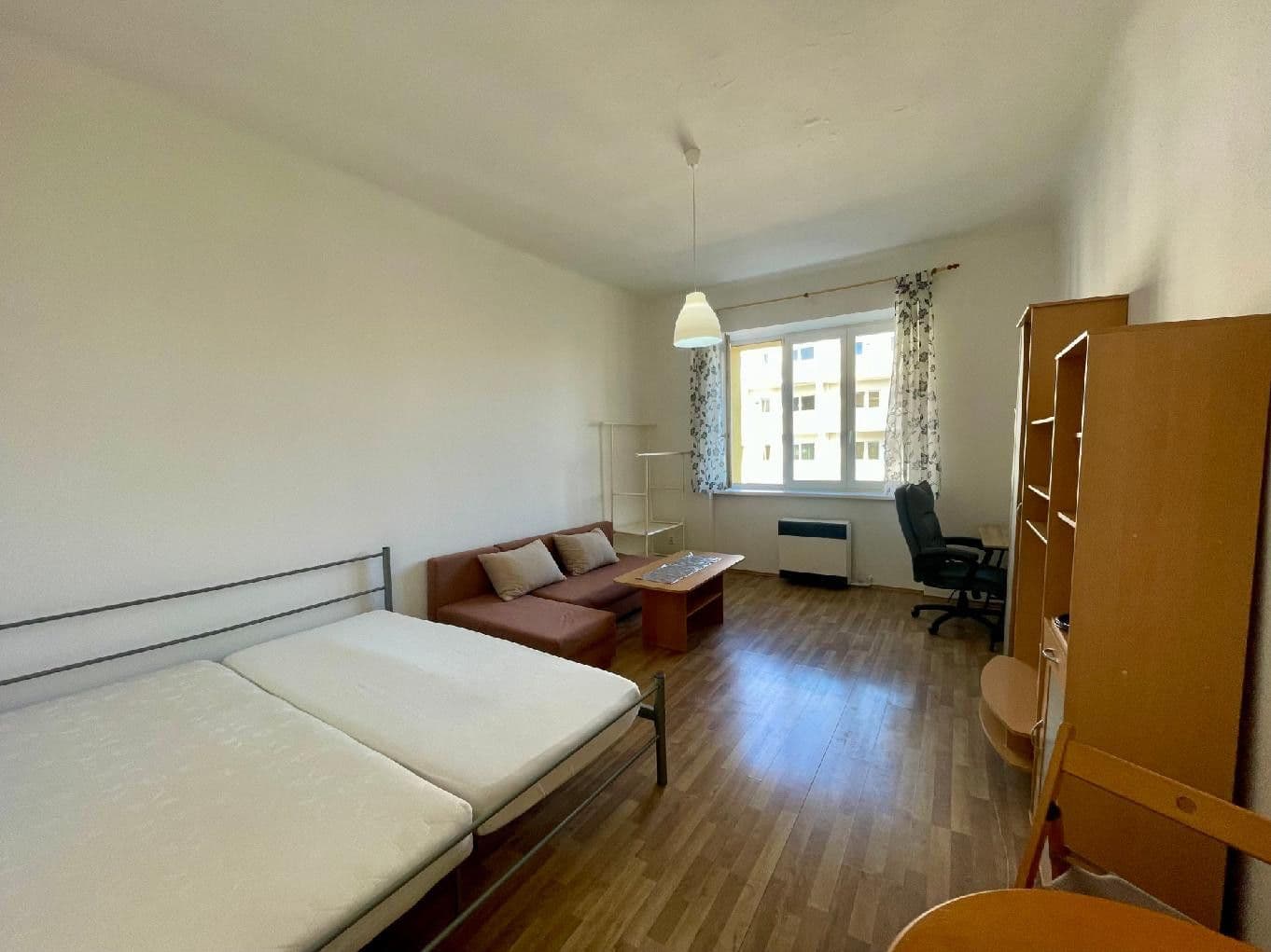 Prenájom bytu 1-izbový 35 m², Komárovská, Brno, Jihomoravský kraj Prenájom bytu 1-izbový 35 m², Komárovská, Brno, Jihomoravský kraj