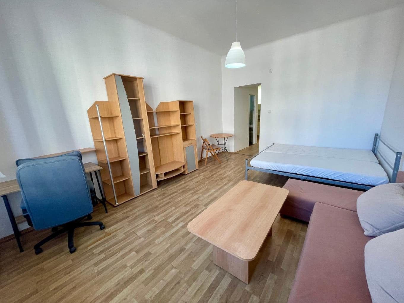 Prenájom bytu 1-izbový 35 m², Komárovská, Brno, Jihomoravský kraj Prenájom bytu 1-izbový 35 m², Komárovská, Brno, Jihomoravský kraj