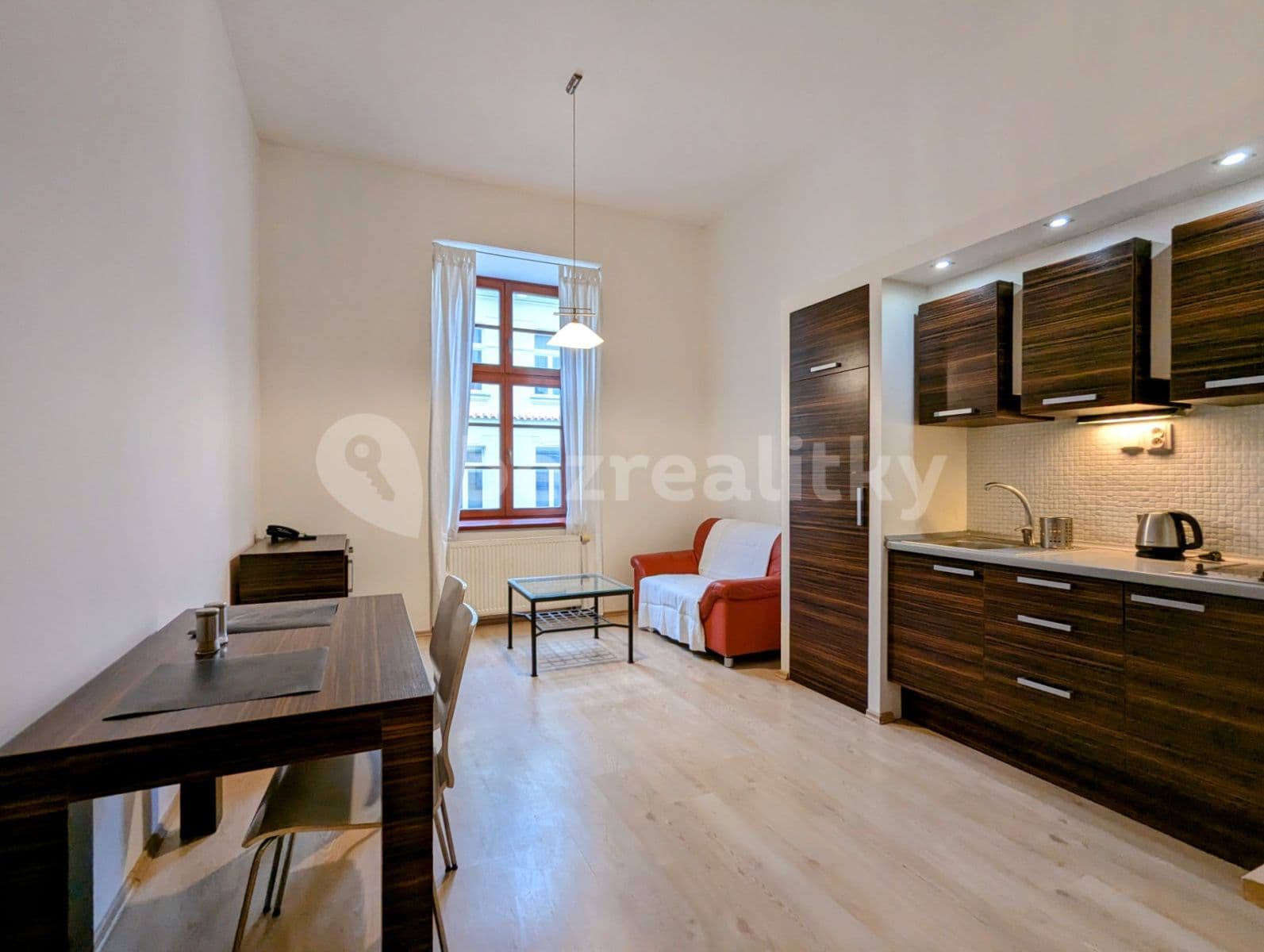 Prenájom bytu 1-izbový 36 m², Špitálská, Hradec Králové, Královéhradecký kraj Prenájom bytu 1-izbový 36 m², Špitálská, Hradec Králové, Královéhradecký kraj