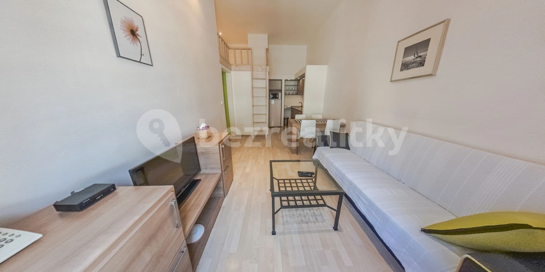 Prenájom bytu 2-izbový 40 m², Špitálská, Hradec Králové, Královéhradecký kraj Prenájom bytu 2-izbový 40 m², Špitálská, Hradec Králové, Královéhradecký kraj