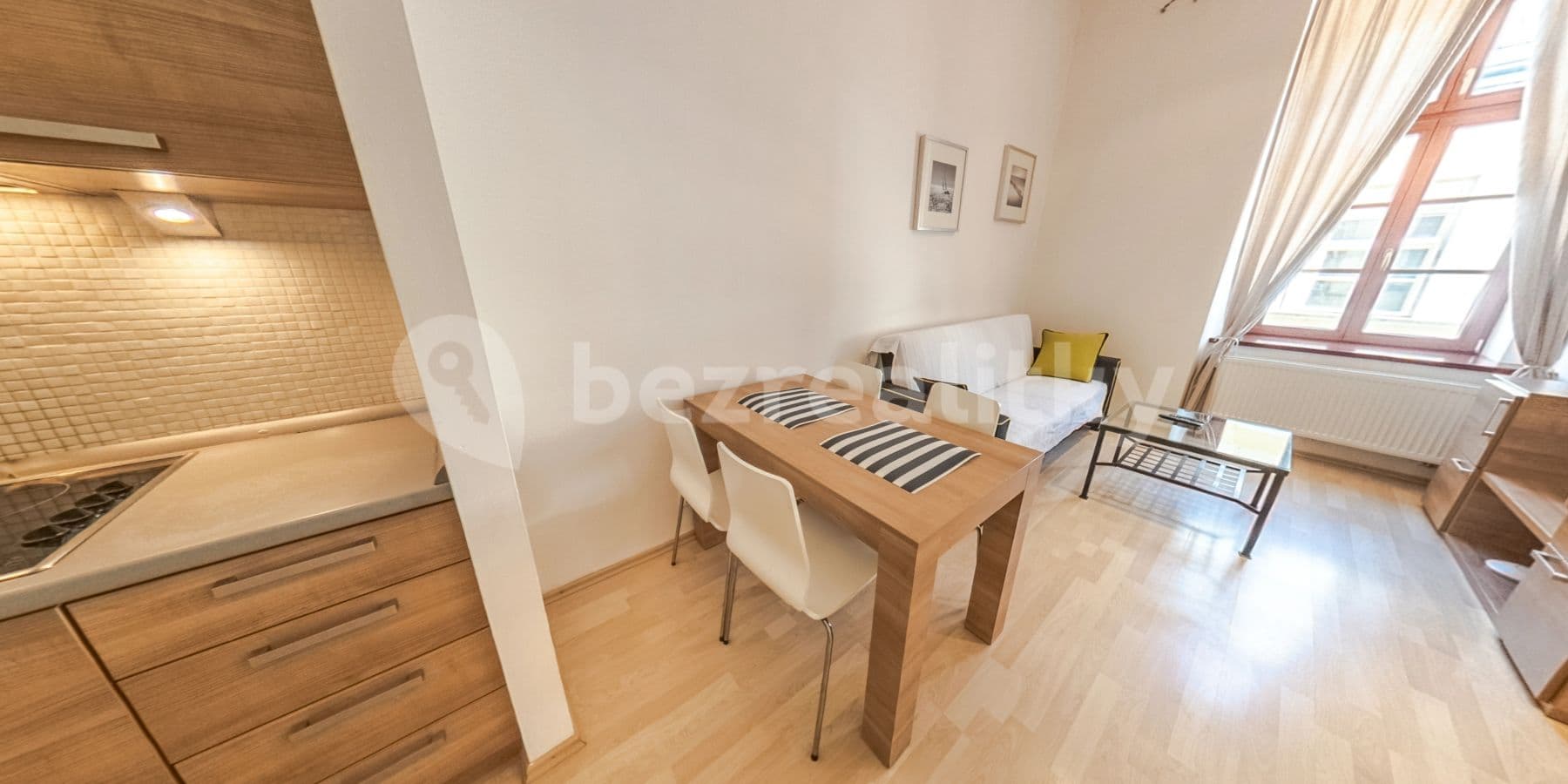 Prenájom bytu 2-izbový 40 m², Špitálská, Hradec Králové, Královéhradecký kraj Prenájom bytu 2-izbový 40 m², Špitálská, Hradec Králové, Královéhradecký kraj