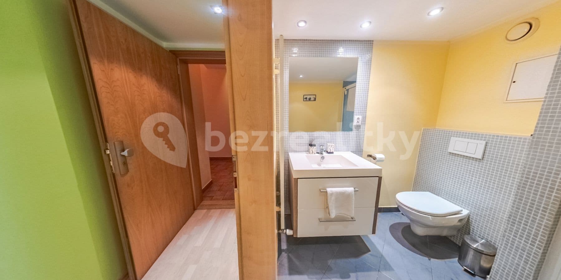 Prenájom bytu 2-izbový 40 m², Špitálská, Hradec Králové, Královéhradecký kraj Prenájom bytu 2-izbový 40 m², Špitálská, Hradec Králové, Královéhradecký kraj