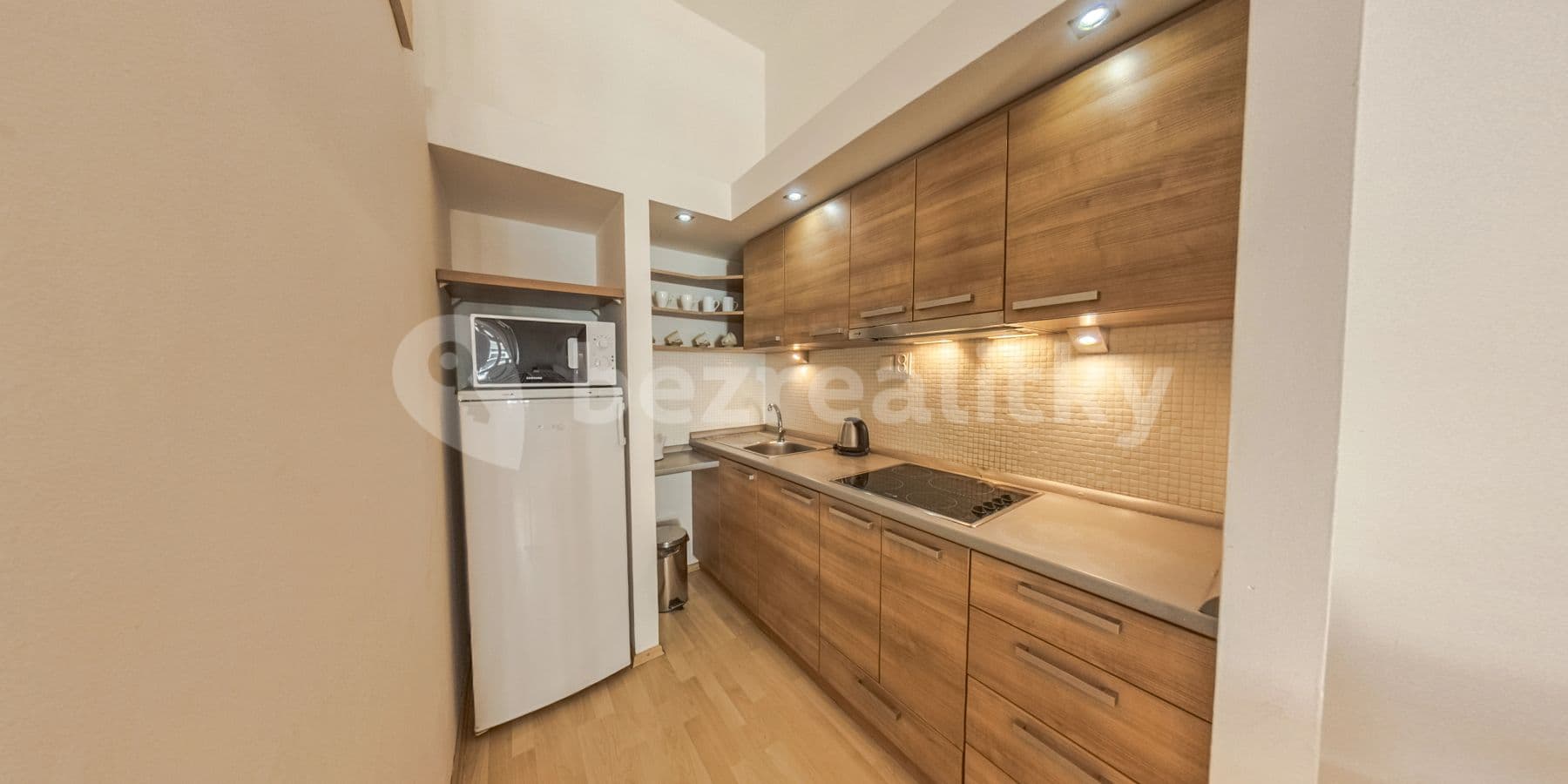 Prenájom bytu 2-izbový 40 m², Špitálská, Hradec Králové, Královéhradecký kraj Prenájom bytu 2-izbový 40 m², Špitálská, Hradec Králové, Královéhradecký kraj