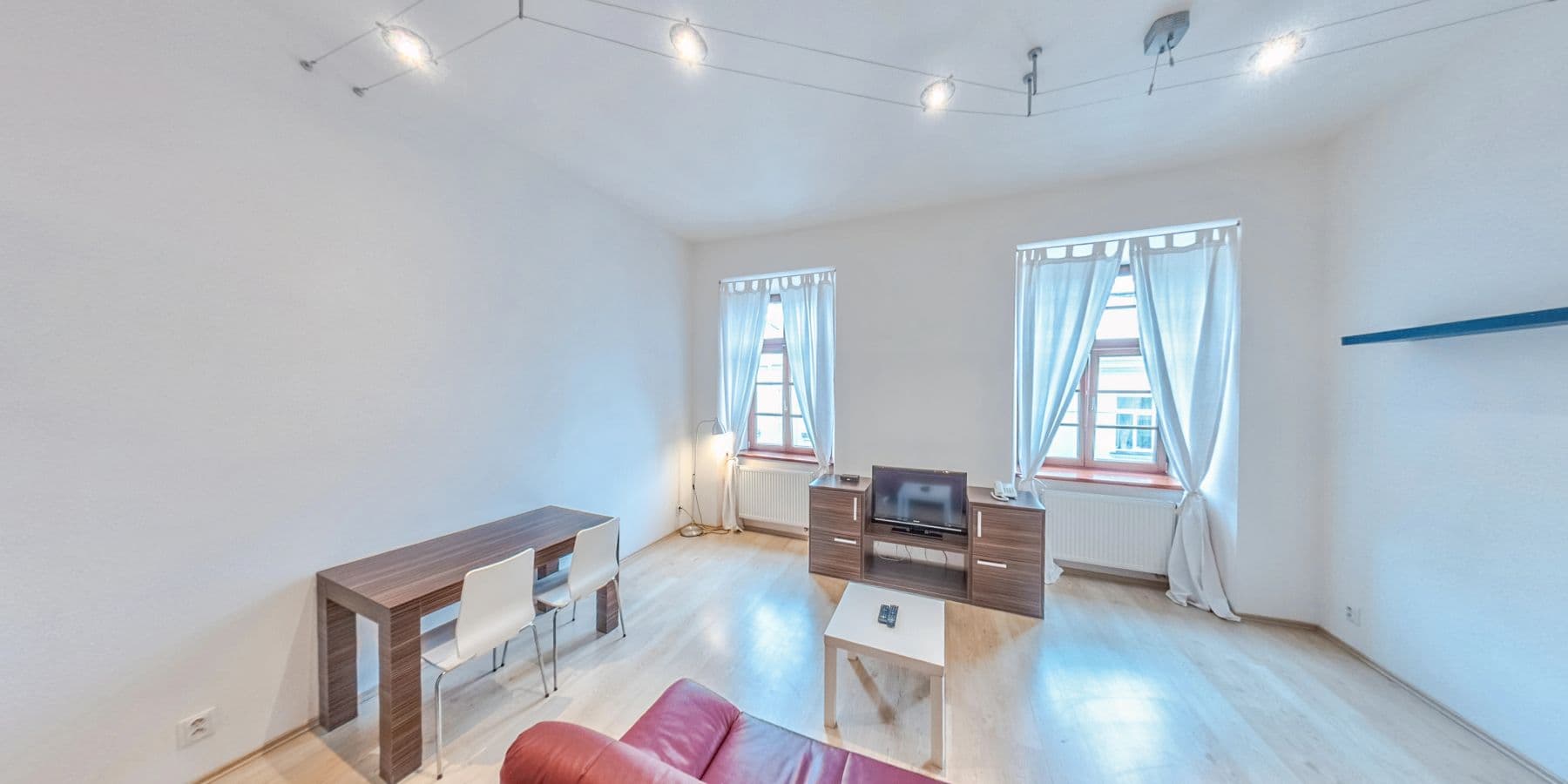 Prenájom bytu 1-izbový 50 m², Špitálská, Hradec Králové, Královéhradecký kraj Prenájom bytu 1-izbový 50 m², Špitálská, Hradec Králové, Královéhradecký kraj