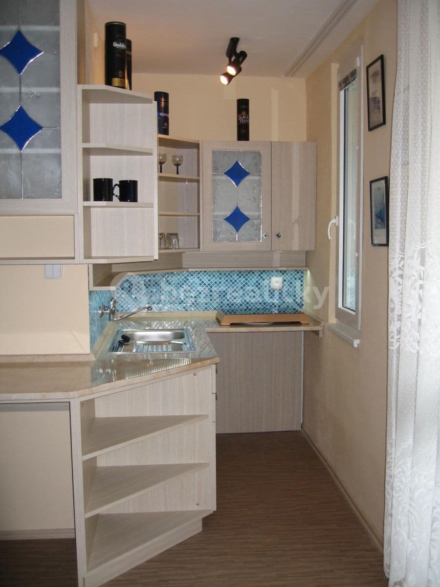 Prenájom bytu 1-izbový 33 m², Pardubice, Pardubický kraj Prenájom bytu 1-izbový 33 m², Pardubice, Pardubický kraj
