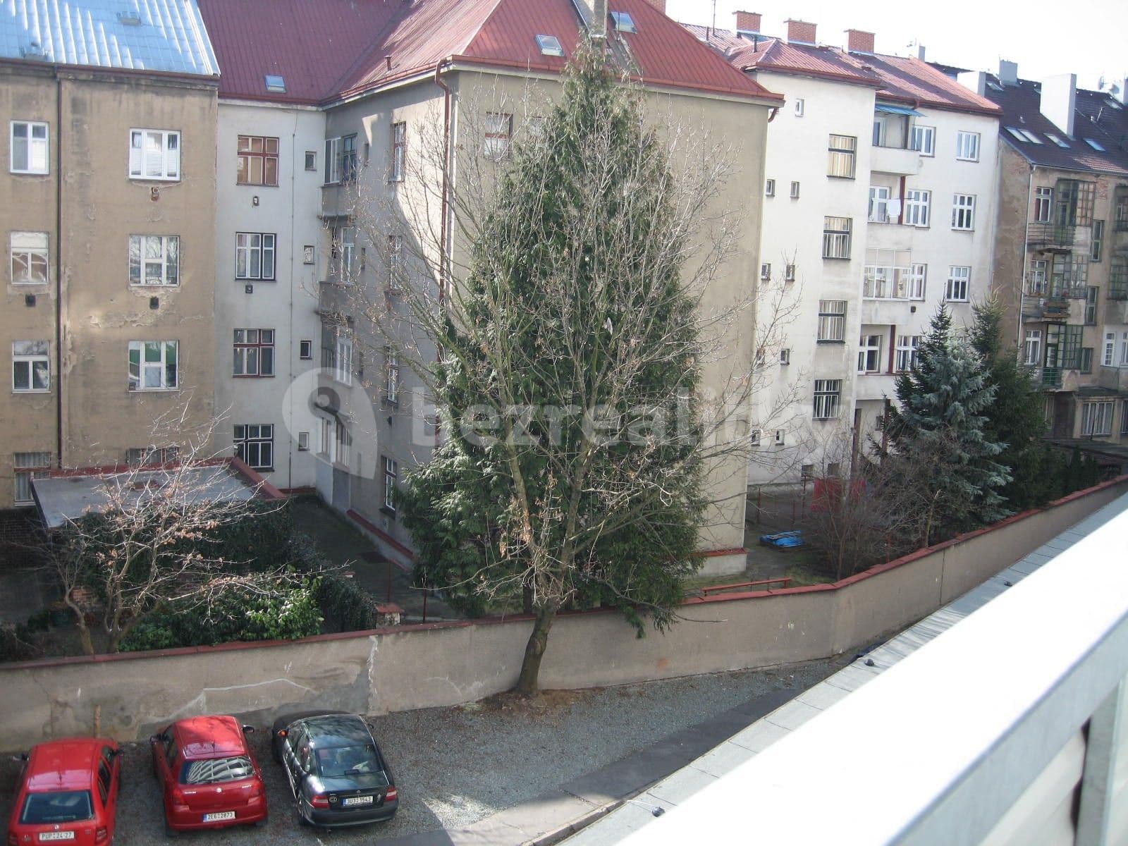 Prenájom bytu 1-izbový 33 m², Pardubice, Pardubický kraj Prenájom bytu 1-izbový 33 m², Pardubice, Pardubický kraj