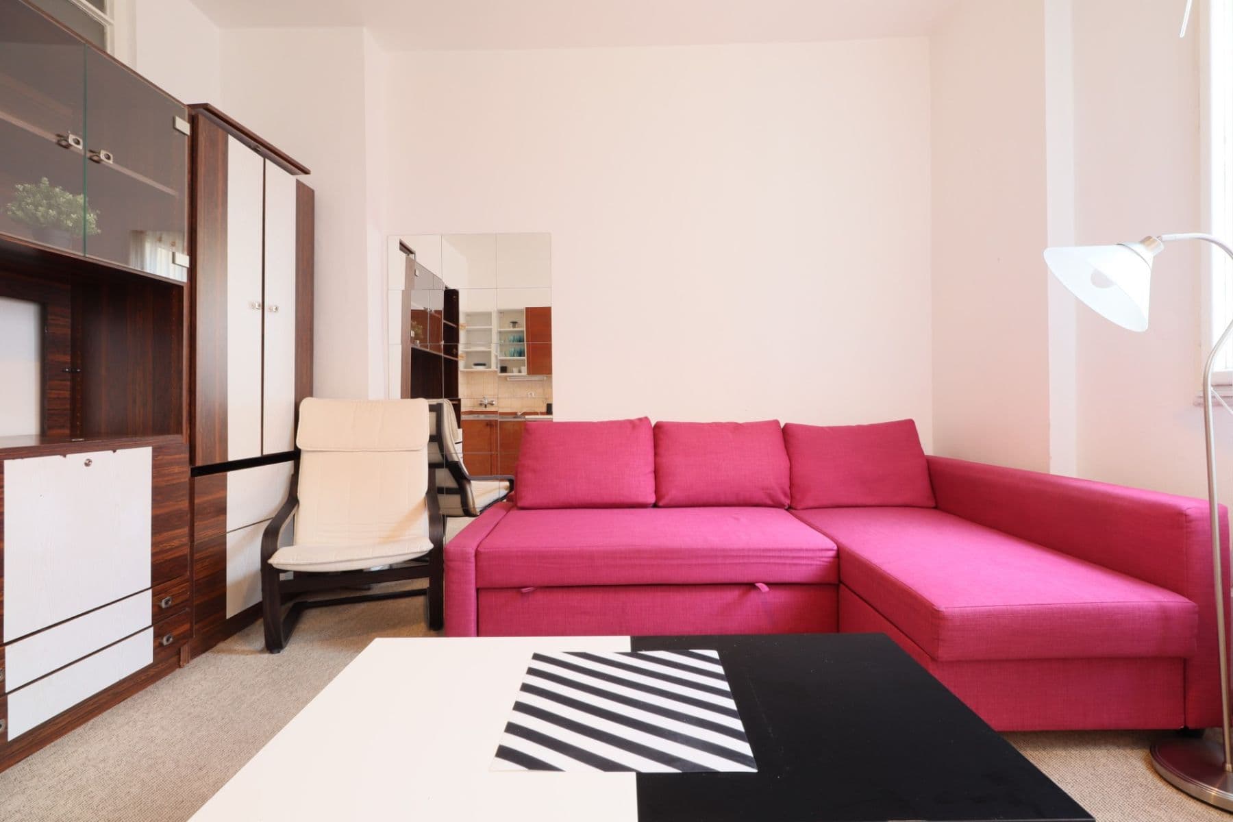 Prenájom bytu 1-izbový 29 m², Praha, Praha Prenájom bytu 1-izbový 29 m², Praha, Praha