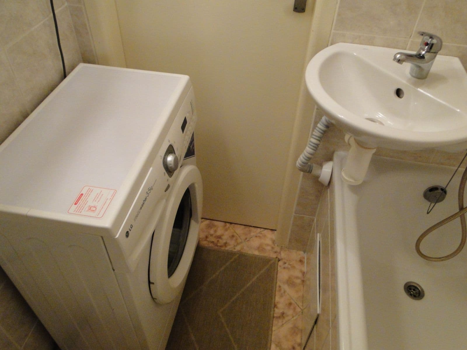 Prenájom bytu 1-izbový 29 m², Praha, Praha Prenájom bytu 1-izbový 29 m², Praha, Praha