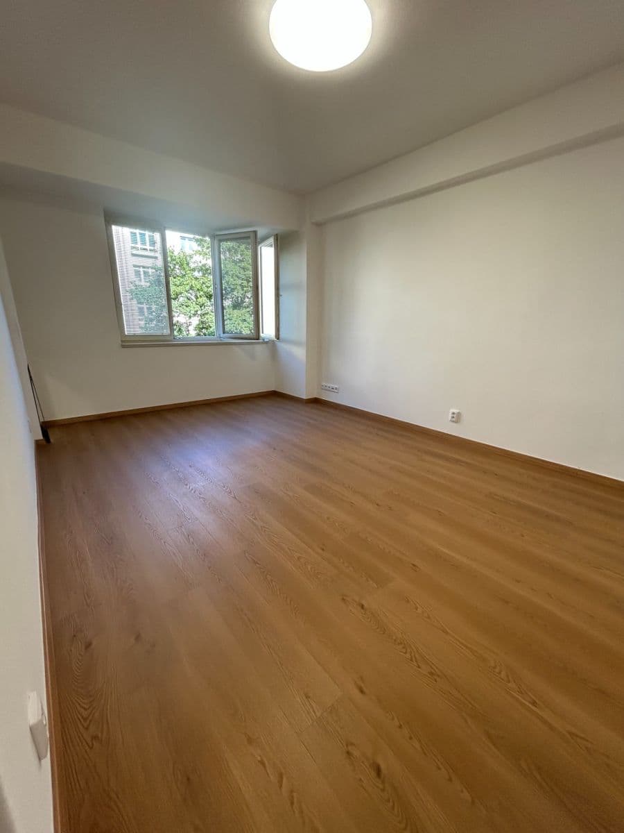 Prenájom bytu 2-izbový 60 m², Lvovská, Praha, Praha Prenájom bytu 2-izbový 60 m², Lvovská, Praha, Praha