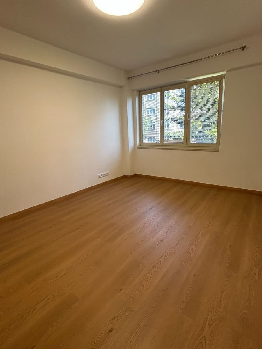 Prenájom bytu 2-izbový 60 m², Lvovská, Praha, Praha Prenájom bytu 2-izbový 60 m², Lvovská, Praha, Praha