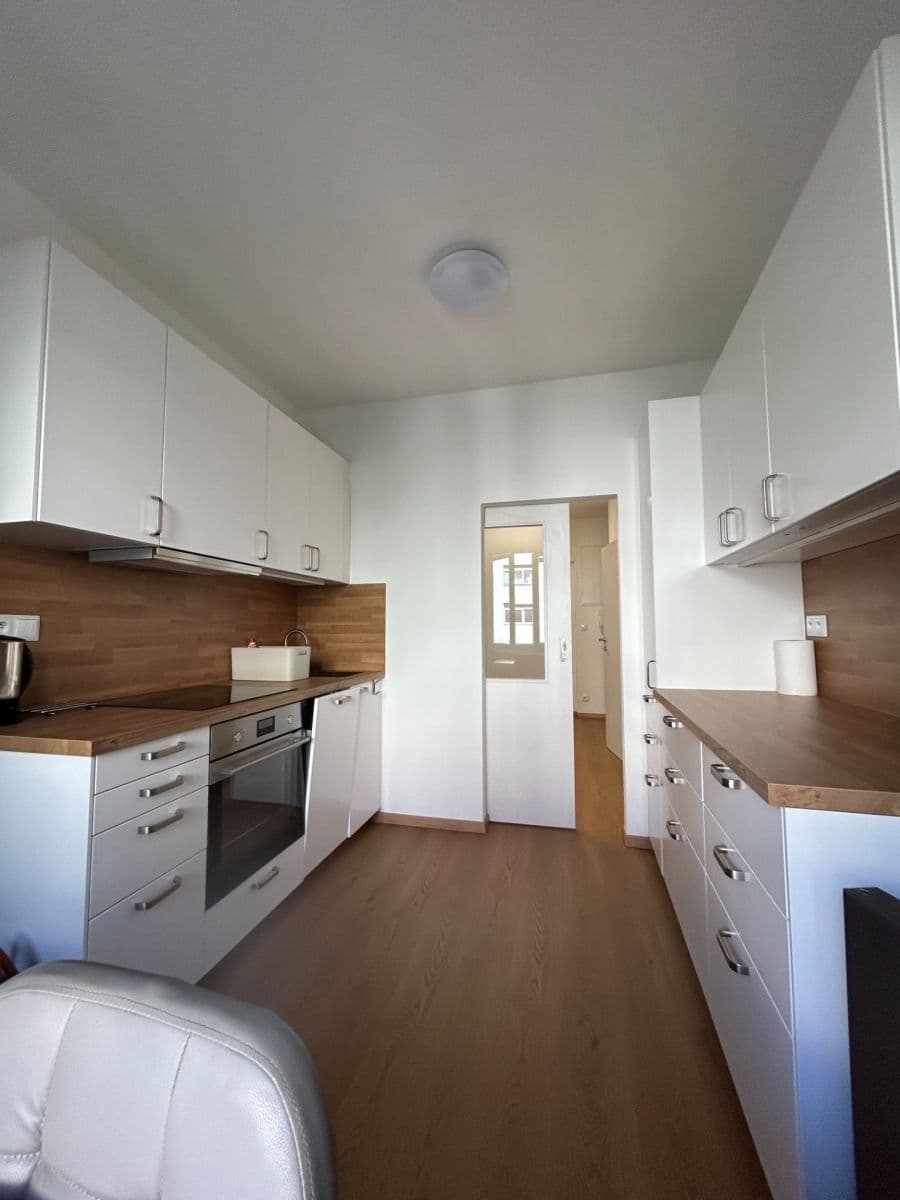 Prenájom bytu 2-izbový 60 m², Lvovská, Praha, Praha Prenájom bytu 2-izbový 60 m², Lvovská, Praha, Praha