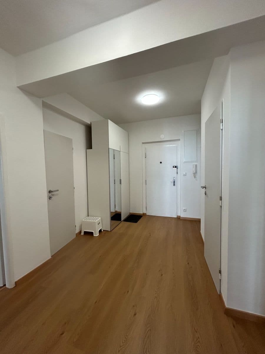 Prenájom bytu 2-izbový 60 m², Lvovská, Praha, Praha Prenájom bytu 2-izbový 60 m², Lvovská, Praha, Praha