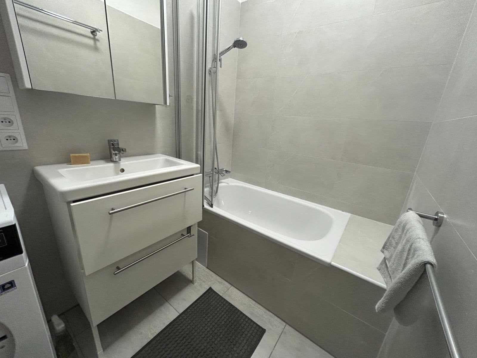 Prenájom bytu 2-izbový 60 m², Lvovská, Praha, Praha Prenájom bytu 2-izbový 60 m², Lvovská, Praha, Praha