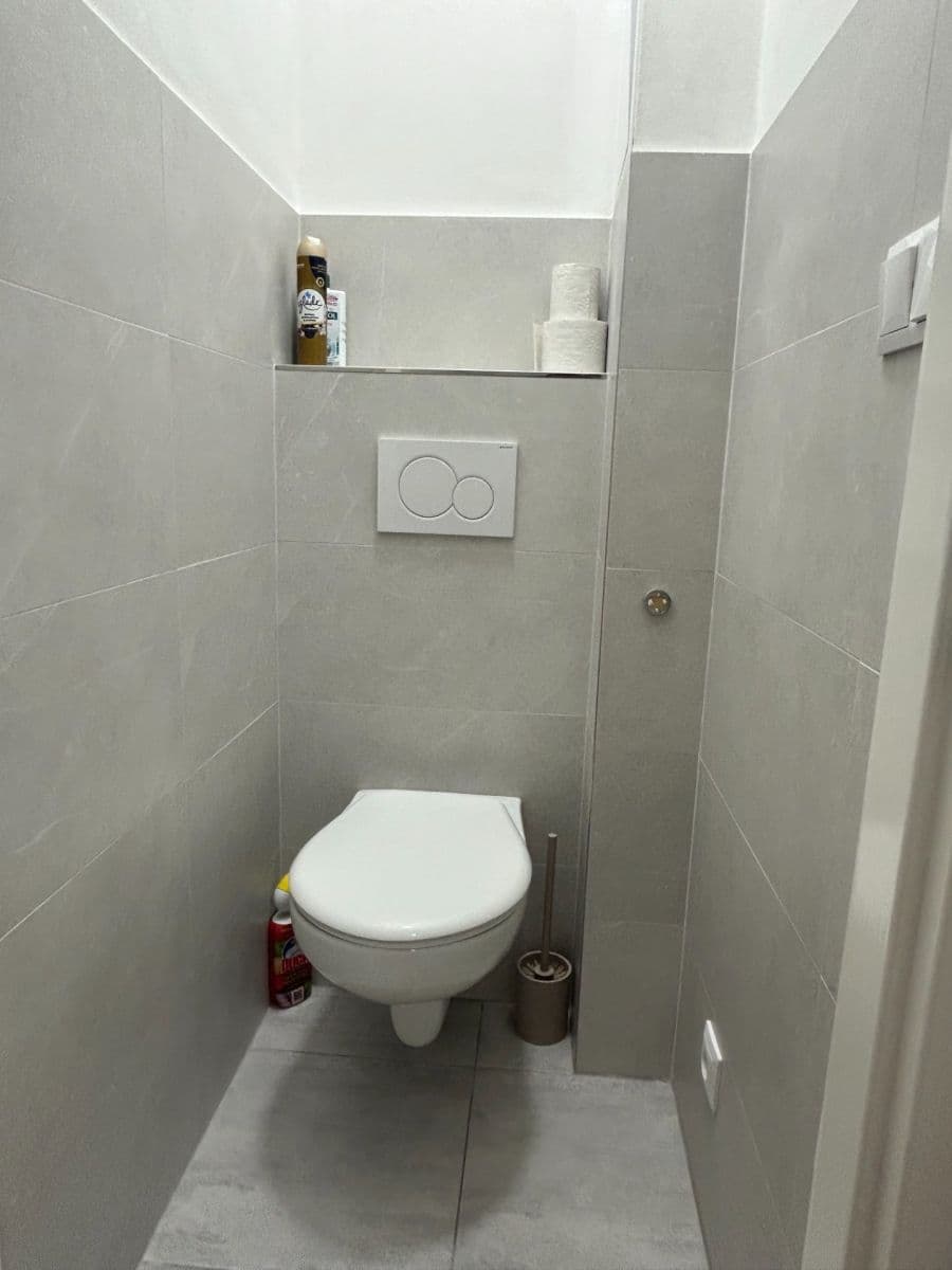 Prenájom bytu 2-izbový 60 m², Lvovská, Praha, Praha Prenájom bytu 2-izbový 60 m², Lvovská, Praha, Praha