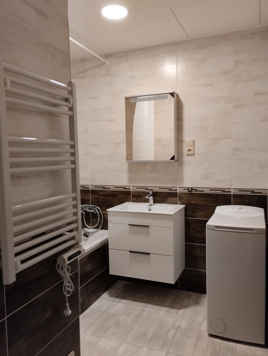 Prenájom bytu 1-izbový 50 m², U Výstaviště, Praha, Praha Prenájom bytu 1-izbový 50 m², U Výstaviště, Praha, Praha