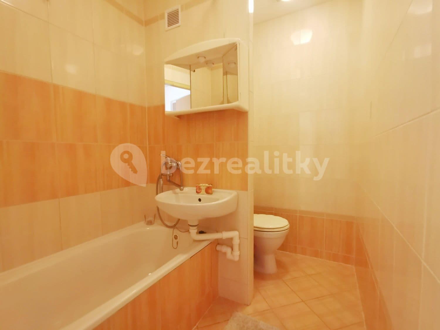 Prenájom bytu 1-izbový 32 m², Jasanová, Brno, Jihomoravský kraj Prenájom bytu 1-izbový 32 m², Jasanová, Brno, Jihomoravský kraj