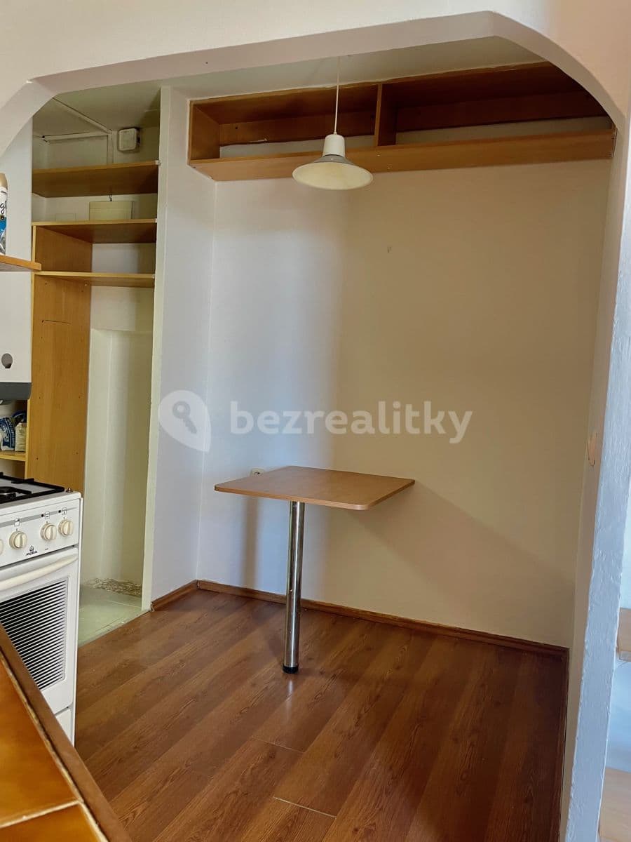 Prenájom bytu 1-izbový 34 m², Kladno, Středočeský kraj Prenájom bytu 1-izbový 34 m², Kladno, Středočeský kraj