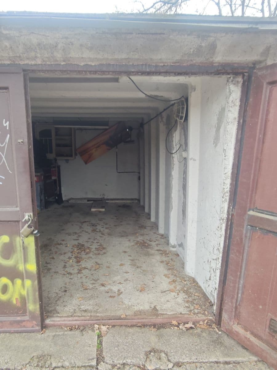 Prenájom garáže 20 m², Sazenice, Brno, Jihomoravský kraj Prenájom garáže 20 m², Sazenice, Brno, Jihomoravský kraj