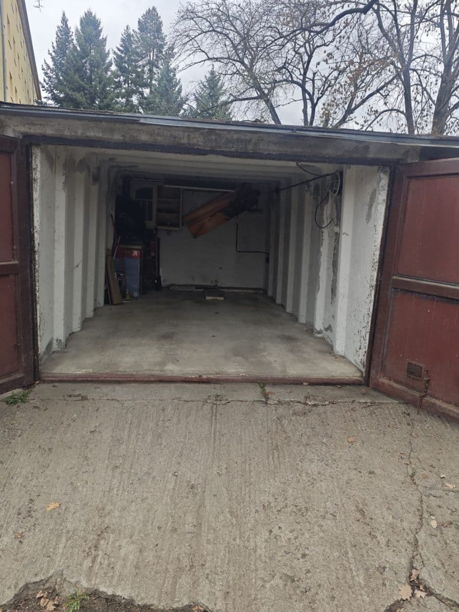 Prenájom garáže 20 m², Sazenice, Brno, Jihomoravský kraj Prenájom garáže 20 m², Sazenice, Brno, Jihomoravský kraj