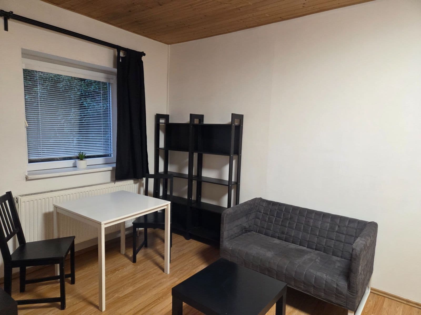 Prenájom bytu Garsoniéra 30 m², Klenovská, Praha, Praha Prenájom bytu Garsoniéra 30 m², Klenovská, Praha, Praha