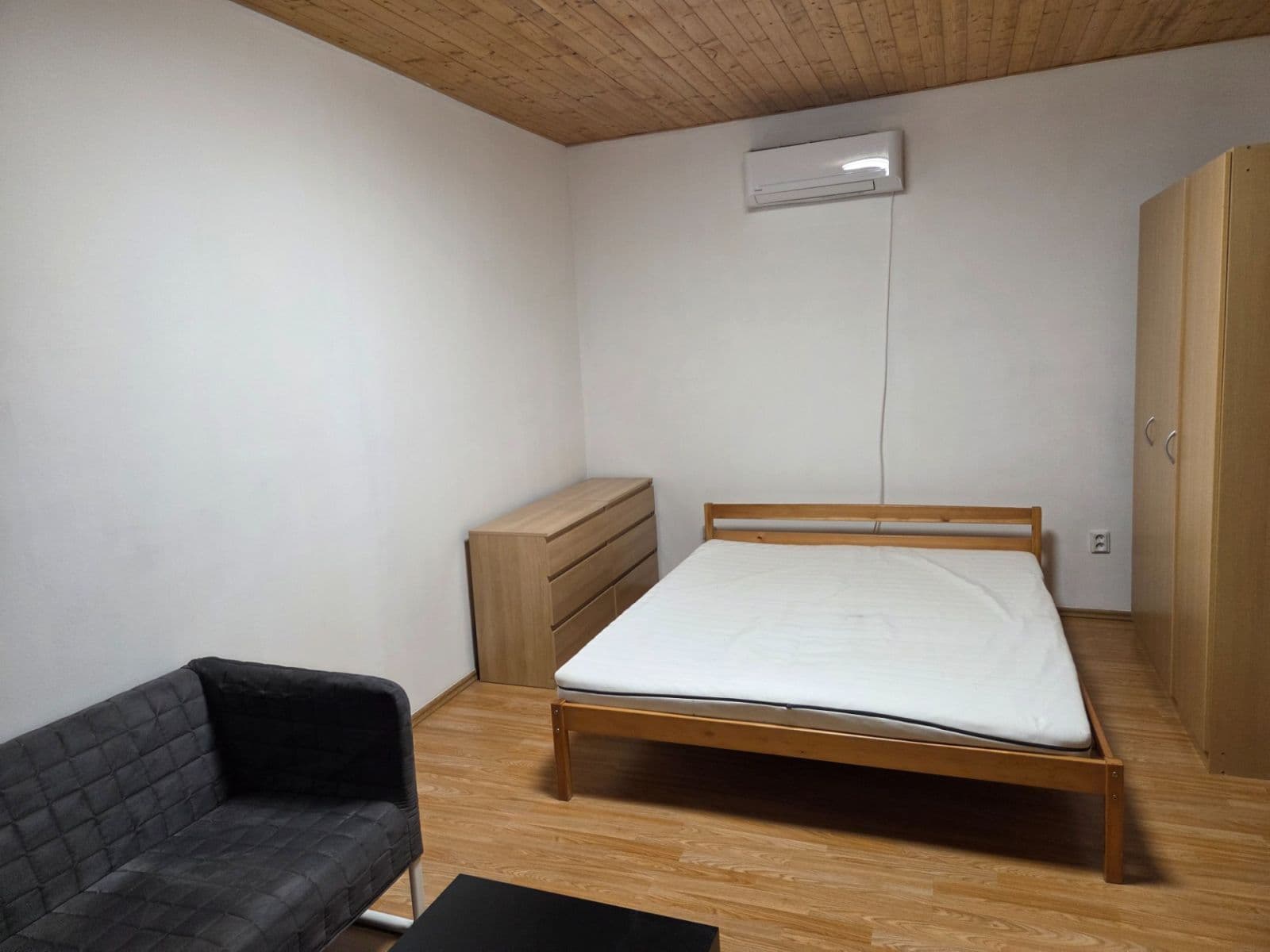 Prenájom bytu Garsoniéra 30 m², Klenovská, Praha, Praha Prenájom bytu Garsoniéra 30 m², Klenovská, Praha, Praha