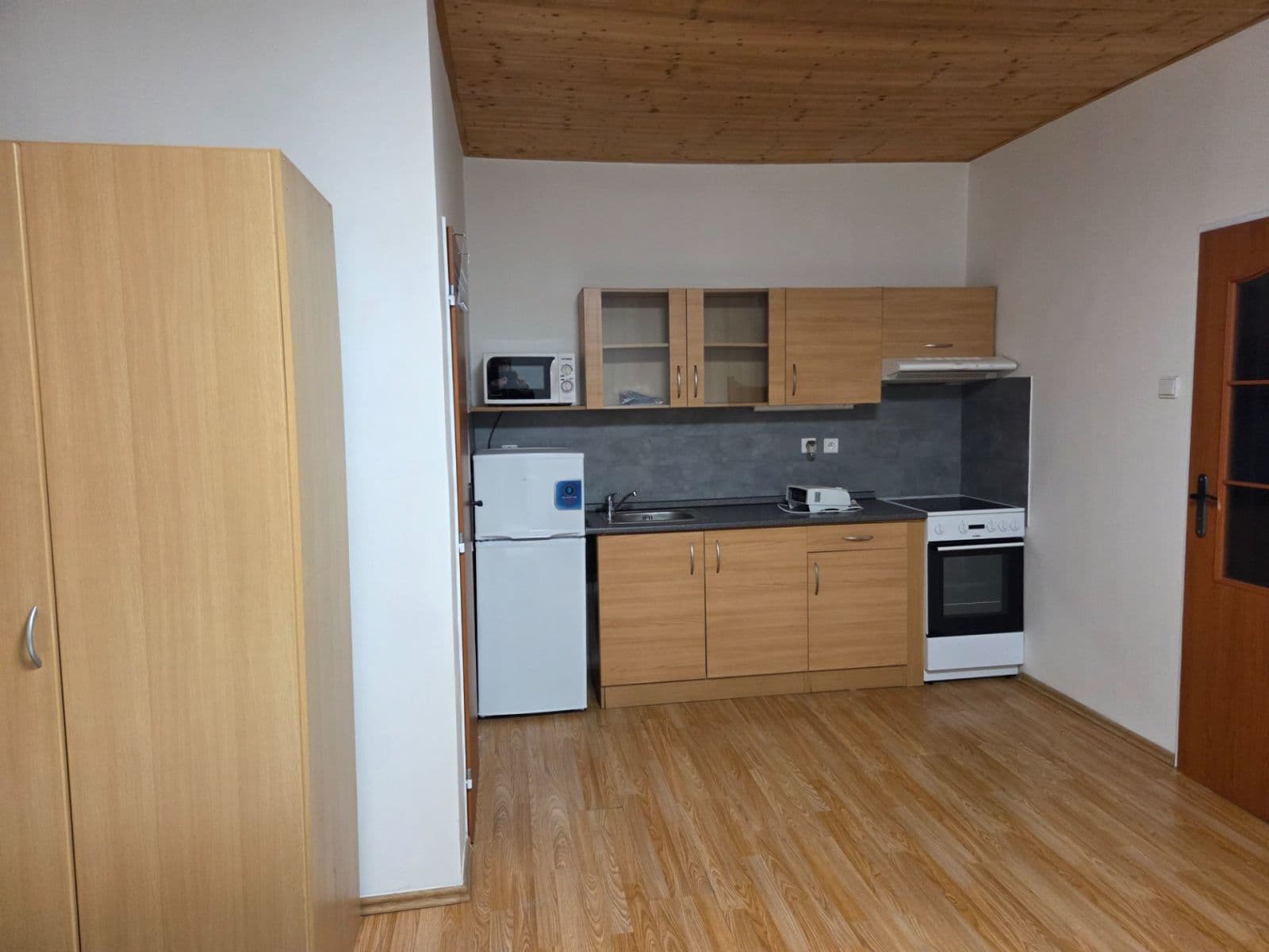 Prenájom bytu Garsoniéra 30 m², Klenovská, Praha, Praha Prenájom bytu Garsoniéra 30 m², Klenovská, Praha, Praha