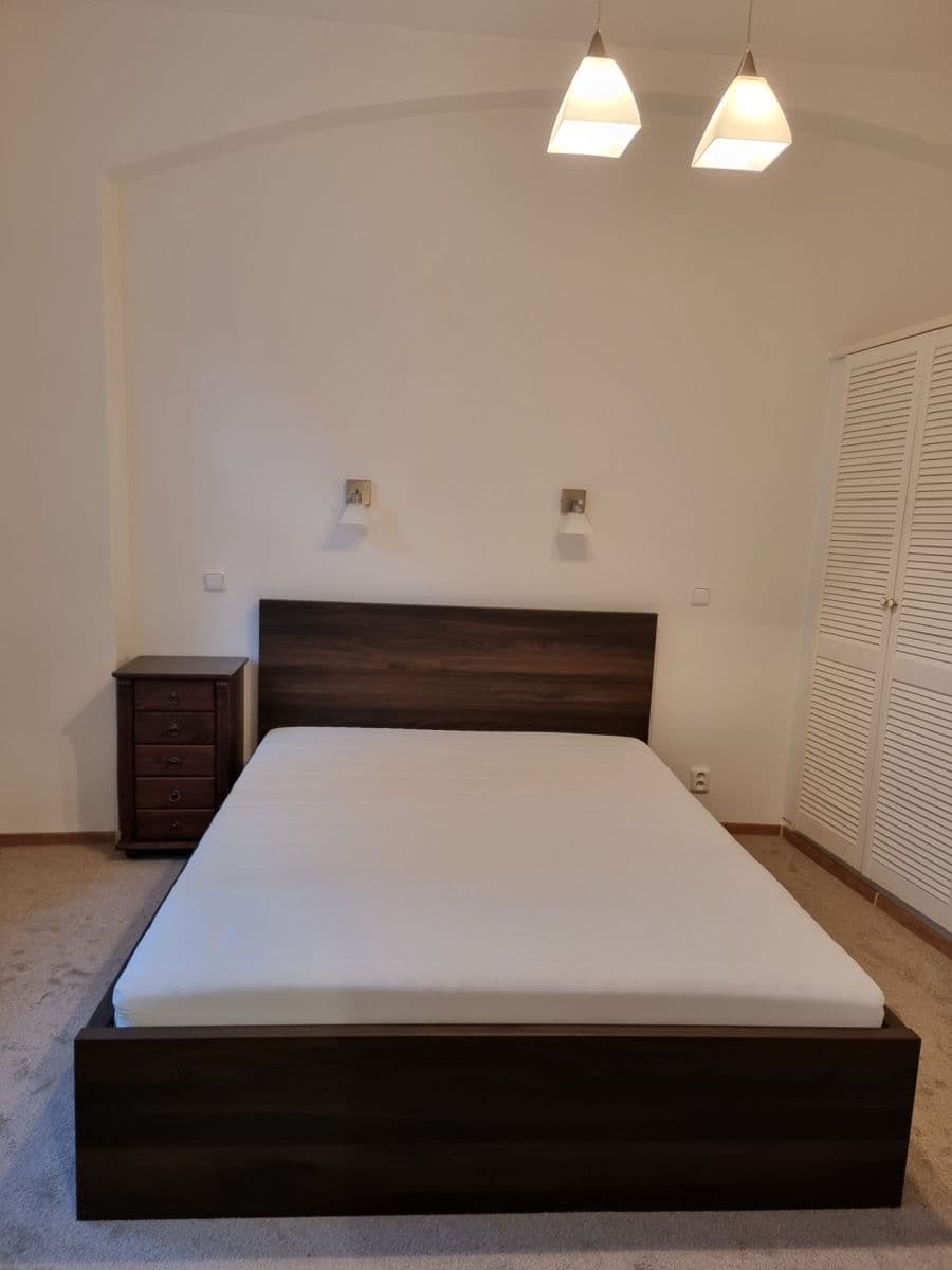 Prenájom bytu 1-izbový 32 m², Krokova, Praha, Praha Prenájom bytu 1-izbový 32 m², Krokova, Praha, Praha