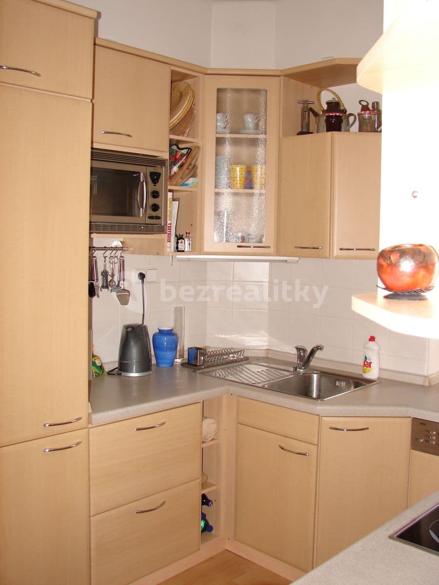 Prenájom bytu 2-izbový 56 m², Moravska, Praha, Praha Prenájom bytu 2-izbový 56 m², Moravska, Praha, Praha
