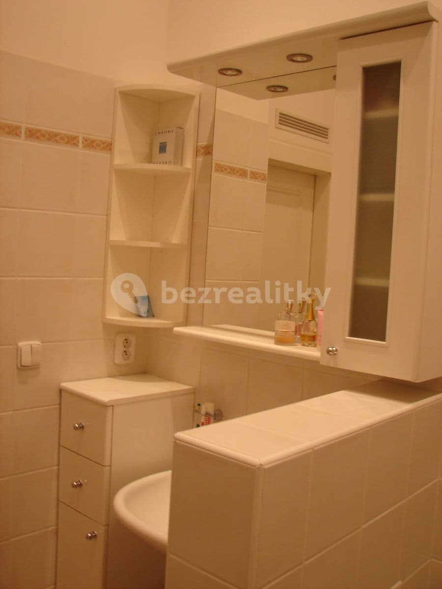 Prenájom bytu 2-izbový 56 m², Moravska, Praha, Praha Prenájom bytu 2-izbový 56 m², Moravska, Praha, Praha