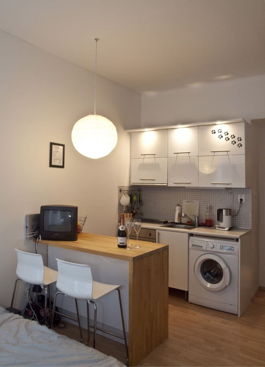 Prenájom bytu Garsoniéra 25 m², V domově, Praha, Praha Prenájom bytu Garsoniéra 25 m², V domově, Praha, Praha