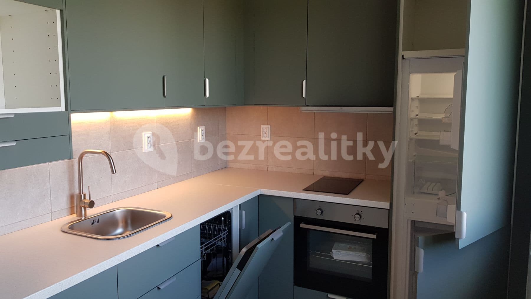Prenájom bytu 2-izbový 57 m², Počernická, Praha, Praha Prenájom bytu 2-izbový 57 m², Počernická, Praha, Praha