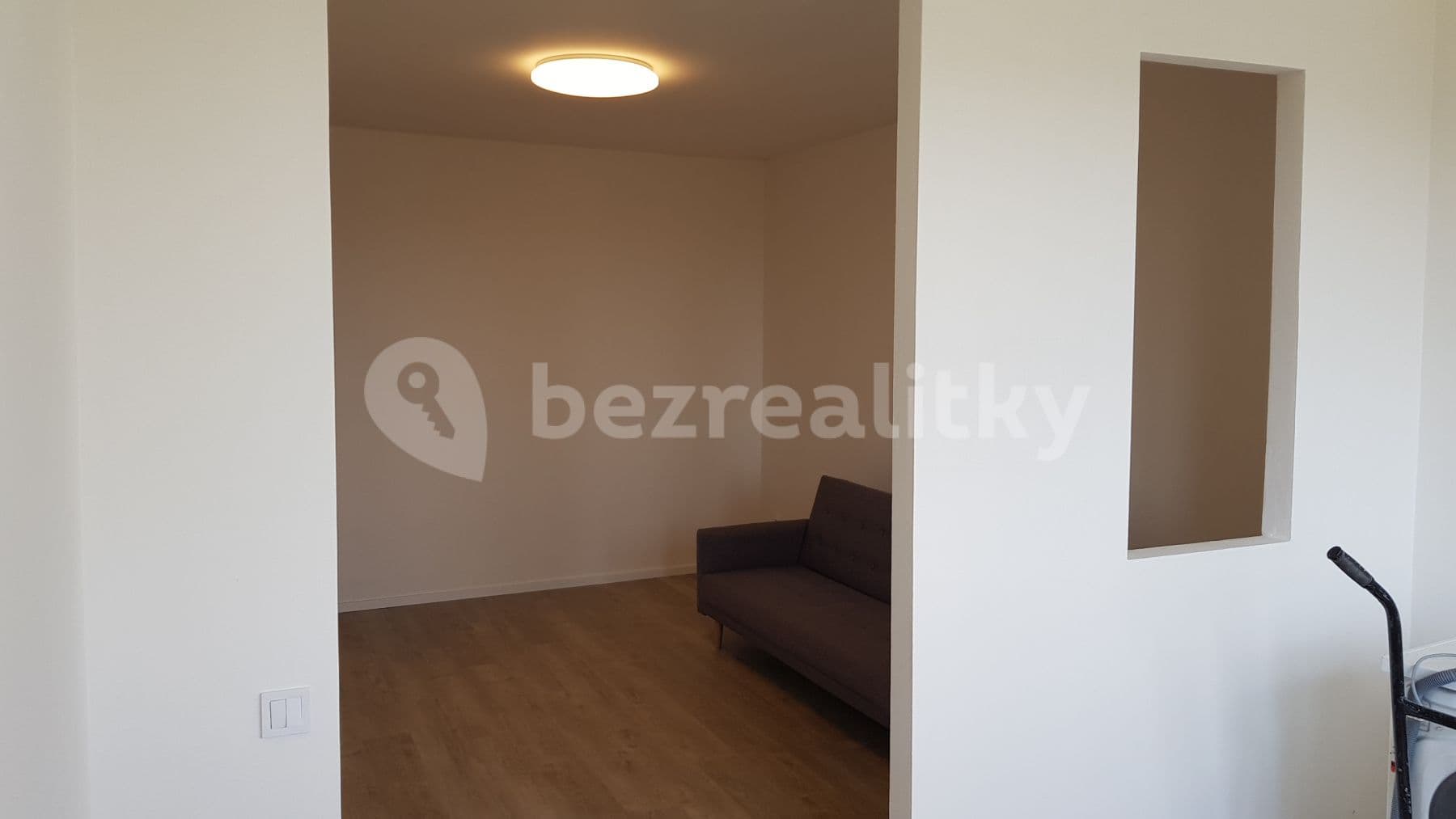 Prenájom bytu 2-izbový 57 m², Počernická, Praha, Praha Prenájom bytu 2-izbový 57 m², Počernická, Praha, Praha