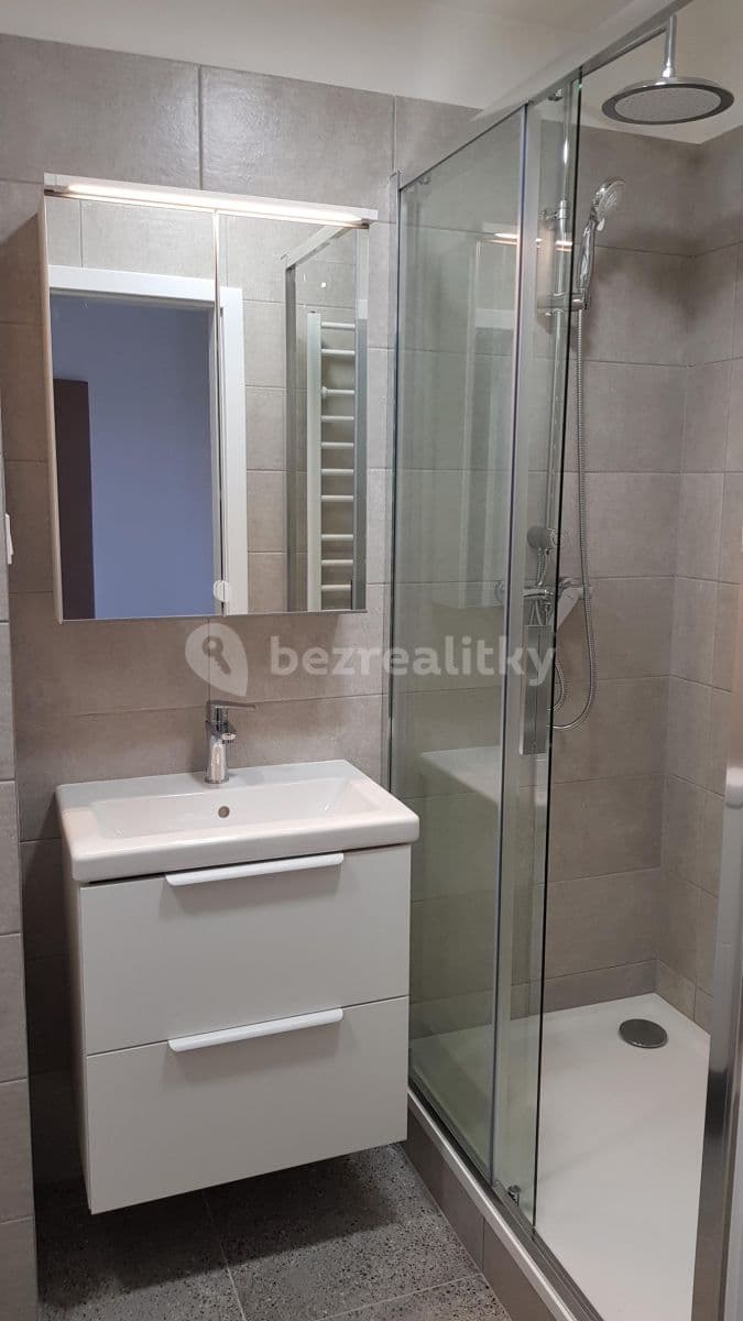 Prenájom bytu 2-izbový 57 m², Počernická, Praha, Praha Prenájom bytu 2-izbový 57 m², Počernická, Praha, Praha