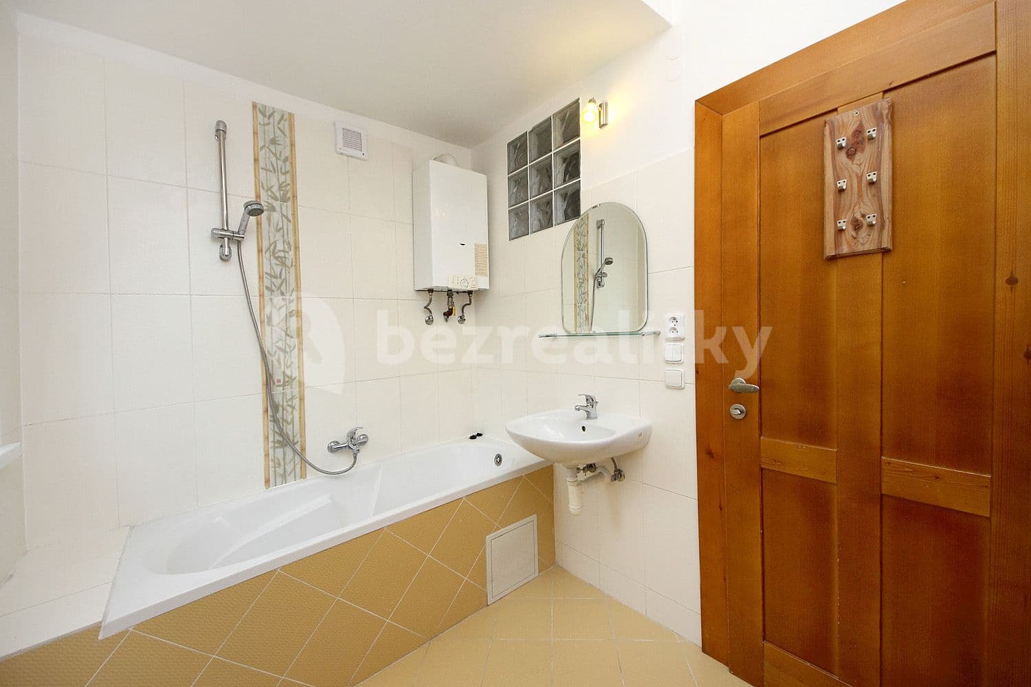 Prenájom bytu 1-izbový 35 m², V Holešovičkách, Praha, Praha Prenájom bytu 1-izbový 35 m², V Holešovičkách, Praha, Praha