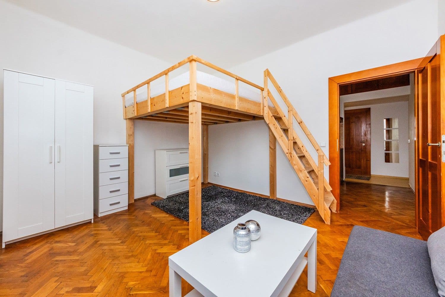Prenájom bytu 1-izbový 35 m², V Holešovičkách, Praha, Praha Prenájom bytu 1-izbový 35 m², V Holešovičkách, Praha, Praha