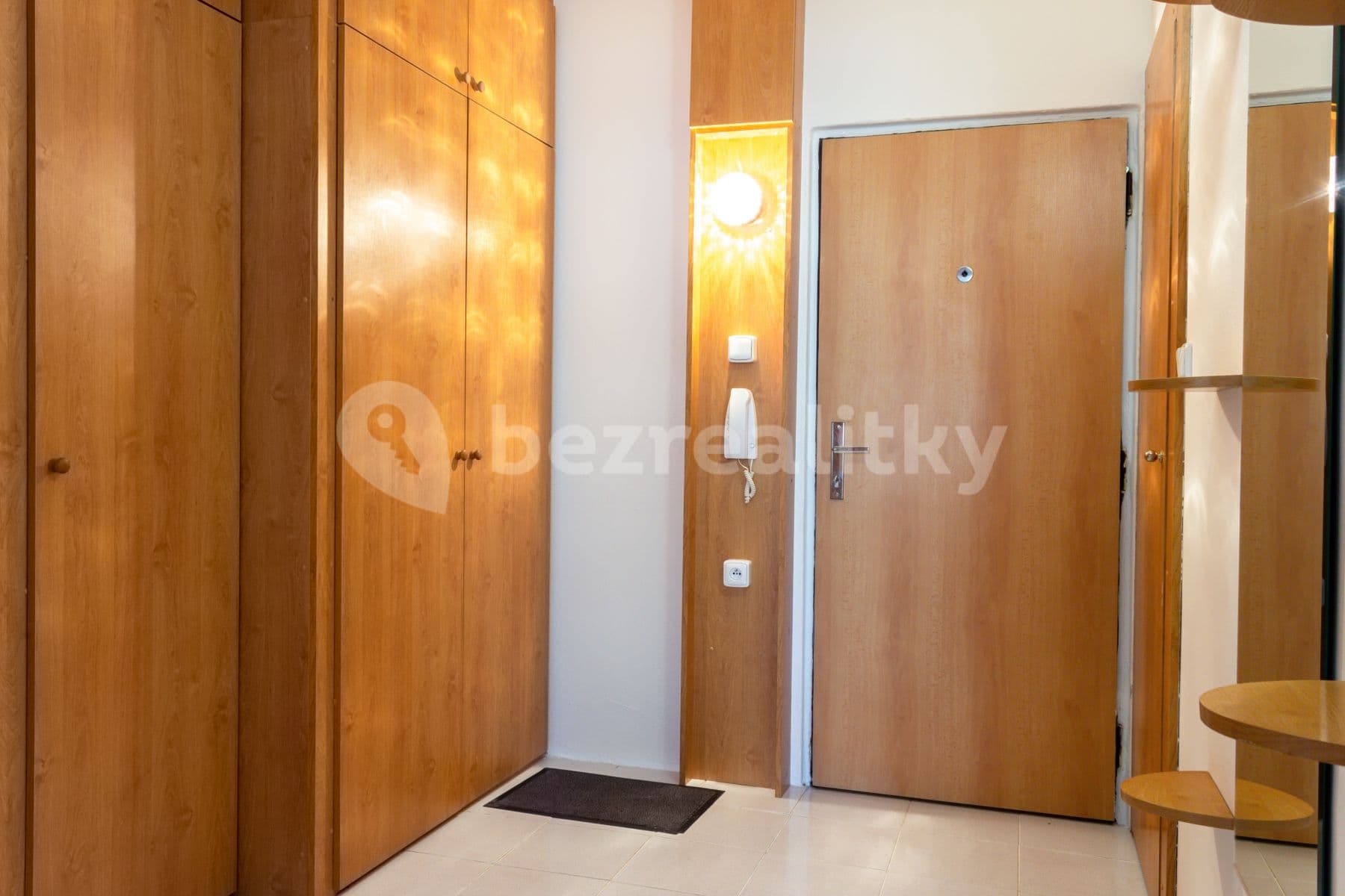 Prenájom bytu 3-izbový 65 m², Nedašovská, Praha, Praha Prenájom bytu 3-izbový 65 m², Nedašovská, Praha, Praha