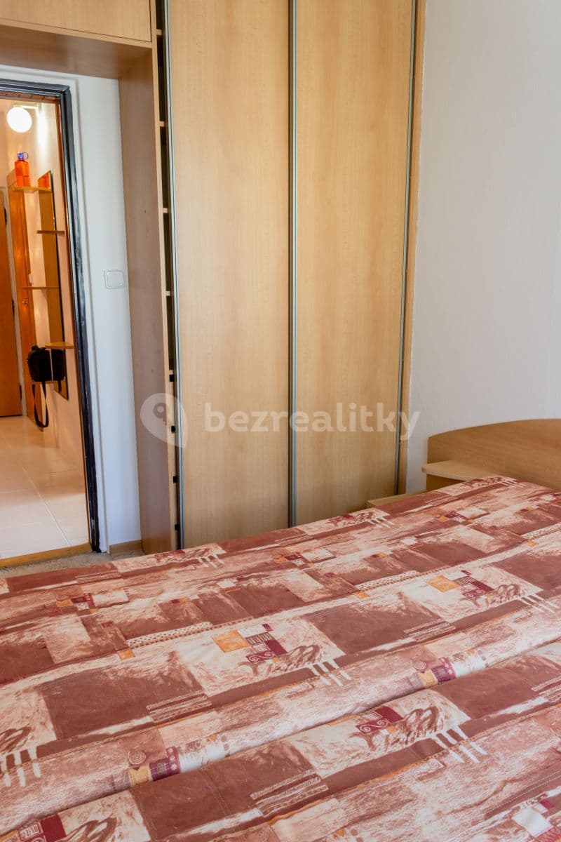 Prenájom bytu 3-izbový 65 m², Nedašovská, Praha, Praha Prenájom bytu 3-izbový 65 m², Nedašovská, Praha, Praha