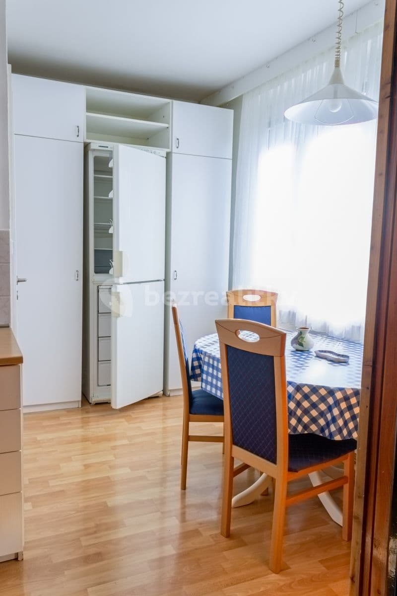 Prenájom bytu 3-izbový 65 m², Nedašovská, Praha, Praha Prenájom bytu 3-izbový 65 m², Nedašovská, Praha, Praha