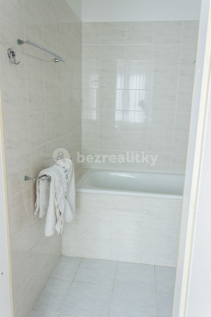 Prenájom bytu 3-izbový 65 m², Nedašovská, Praha, Praha Prenájom bytu 3-izbový 65 m², Nedašovská, Praha, Praha