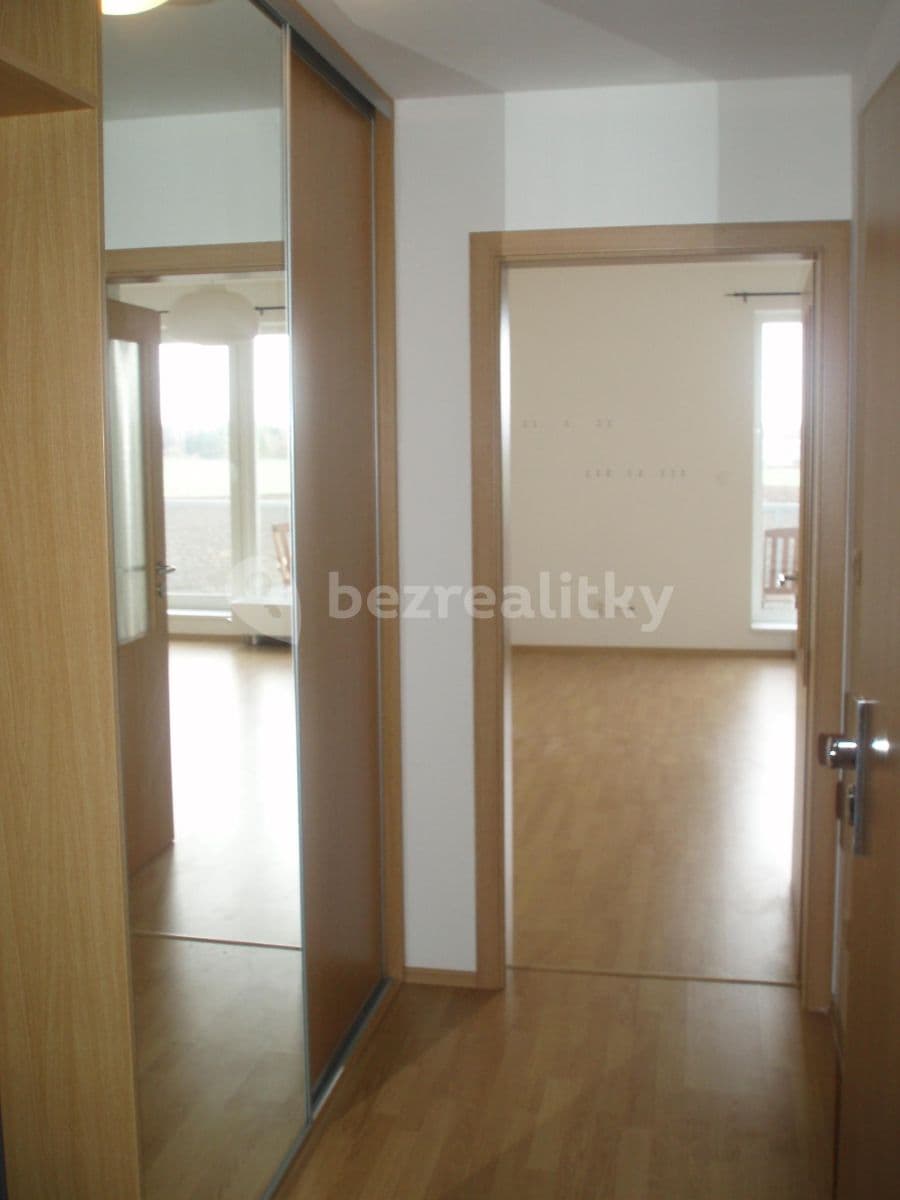 Prenájom bytu 1-izbový 45 m², Chýně, Středočeský kraj Prenájom bytu 1-izbový 45 m², Chýně, Středočeský kraj