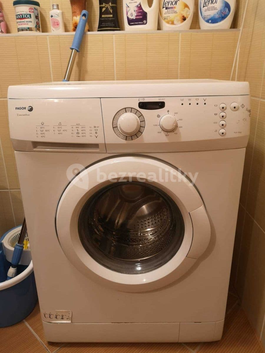 Prenájom bytu 1-izbový 45 m², Chýně, Středočeský kraj Prenájom bytu 1-izbový 45 m², Chýně, Středočeský kraj