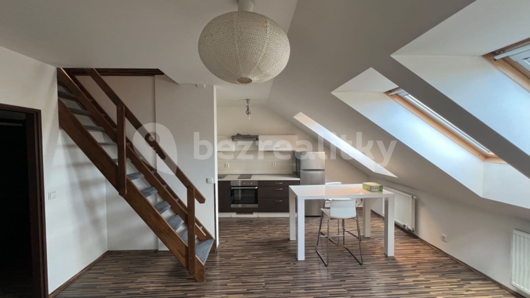 Prenájom bytu 2-izbový 45 m², Zbraslavská, Praha, Praha Prenájom bytu 2-izbový 45 m², Zbraslavská, Praha, Praha