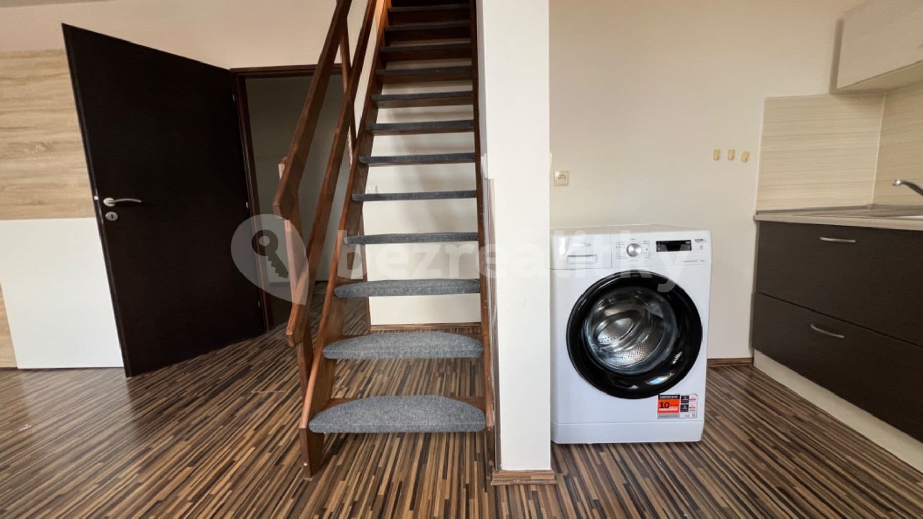 Prenájom bytu 2-izbový 45 m², Zbraslavská, Praha, Praha Prenájom bytu 2-izbový 45 m², Zbraslavská, Praha, Praha