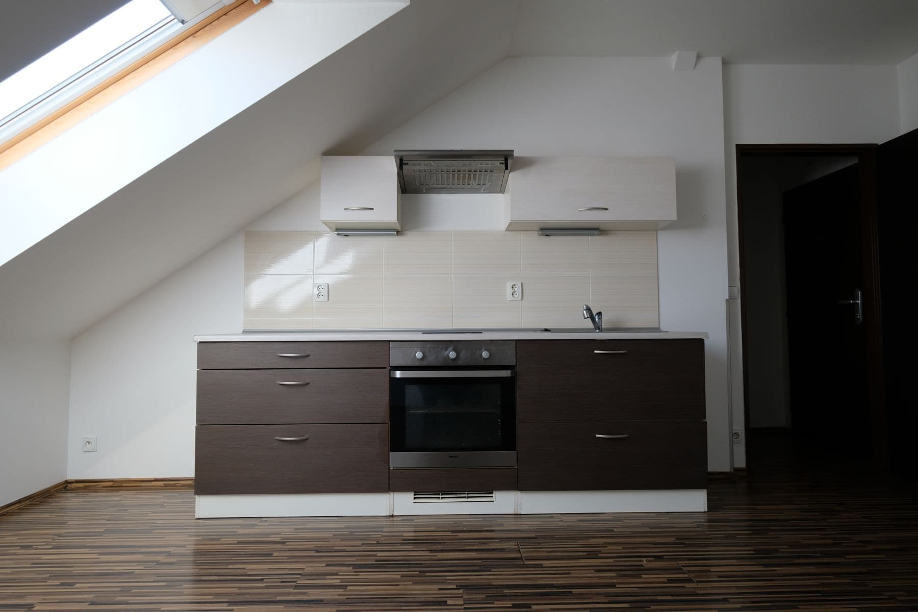 Prenájom bytu 2-izbový 39 m², Zbraslavská, Praha, Praha Prenájom bytu 2-izbový 39 m², Zbraslavská, Praha, Praha