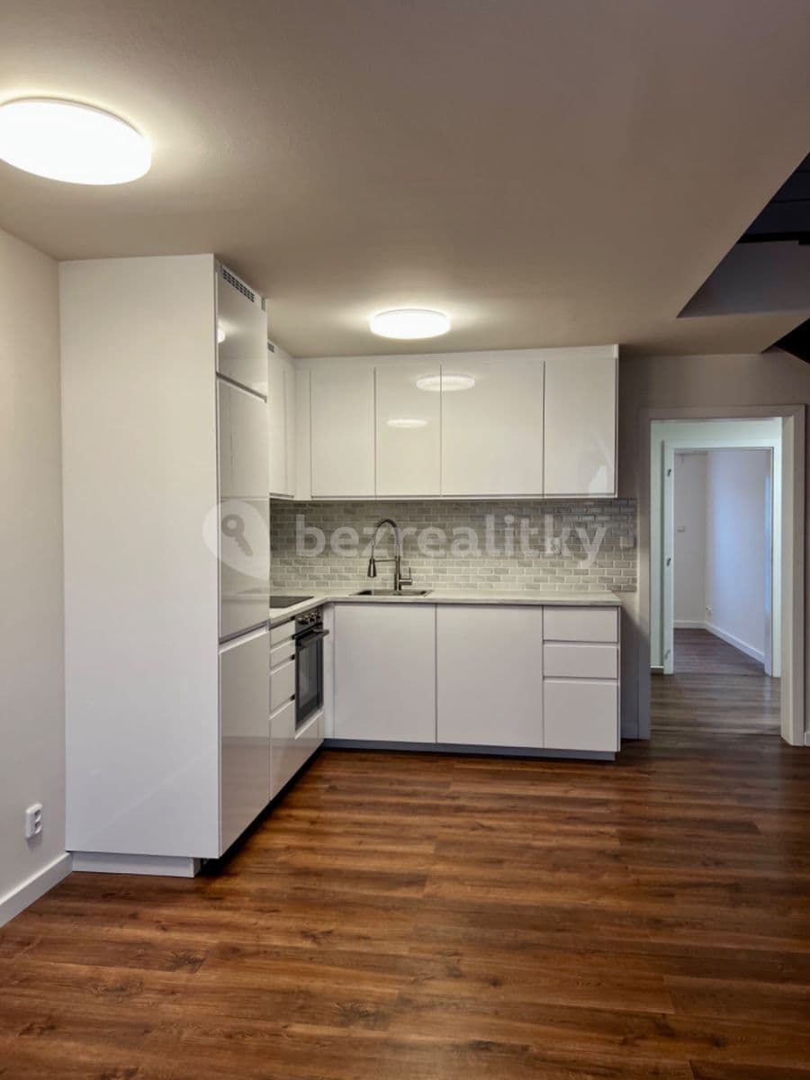Prenájom bytu 3-izbový 100 m², Muchova, Praha, Praha Prenájom bytu 3-izbový 100 m², Muchova, Praha, Praha
