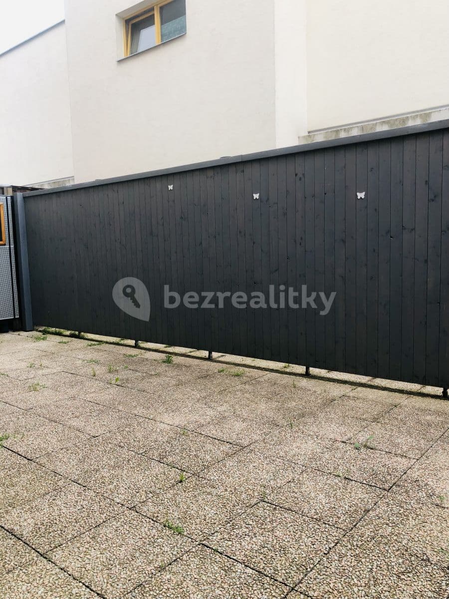 Prenájom bytu 2-izbový 65 m², Karlovarská, Praha, Praha Prenájom bytu 2-izbový 65 m², Karlovarská, Praha, Praha